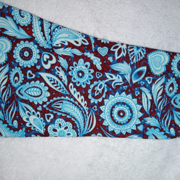 5 for $10 LuLaRoe Tall & Curvy Paisley Print Leggings - Picture 5 of 6